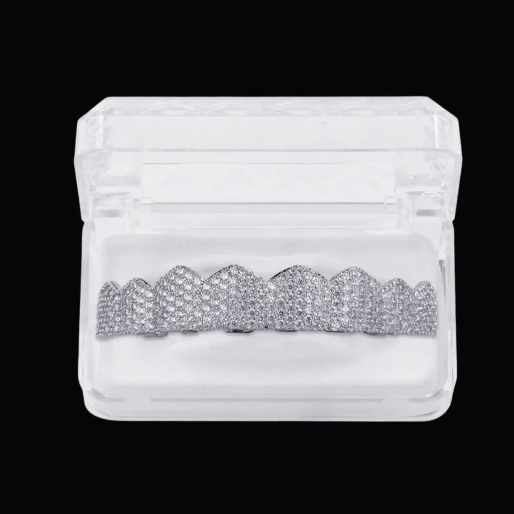 8 Teeth Fang Mouth Iced Out Grillz