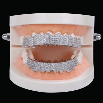 8 Teeth Fang Mouth Iced Out Grillz