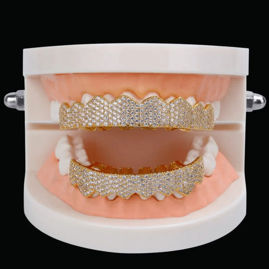 8 Teeth Fang Mouth Iced Out Grillz